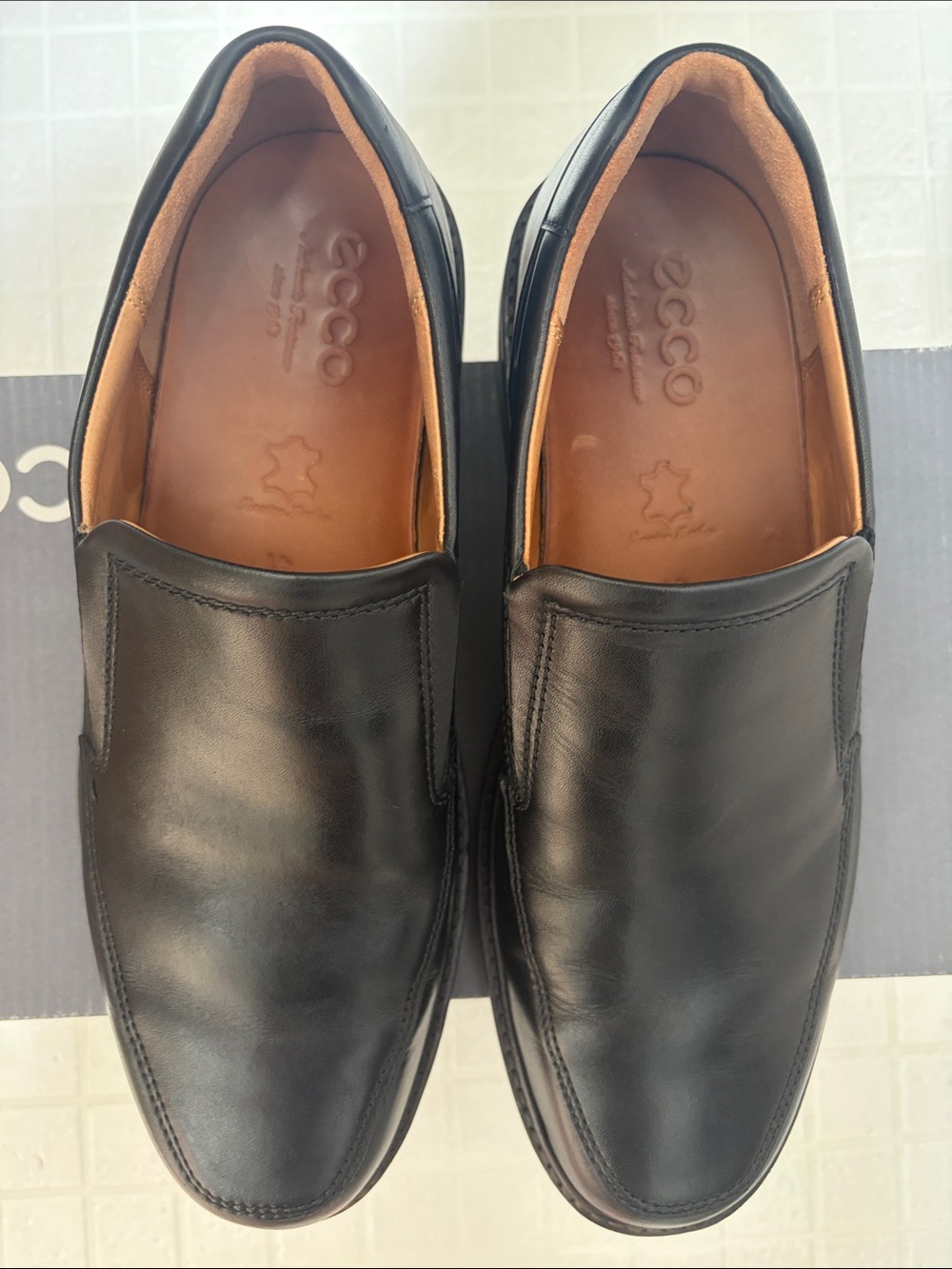 Ecco Black Leather Slip-On Loafers with Tan Interior